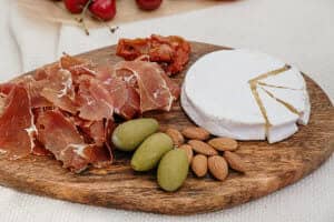 How to pronounce CHARCUTERIE